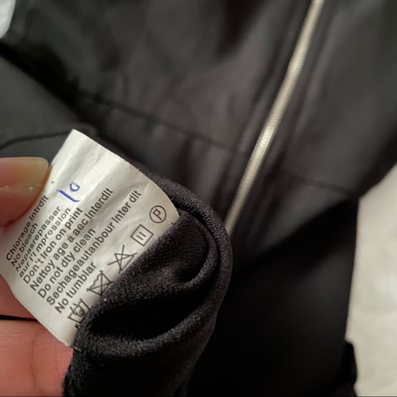 Rose Embroidered Chocker Romper - Picture 10 of 11